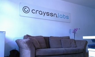 Bild - Das Corporate Design von CrayssnLabs nun auch als Wandschild